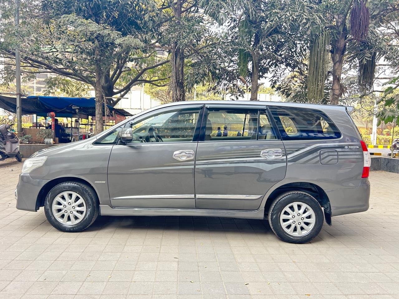 Innova 2.5 V